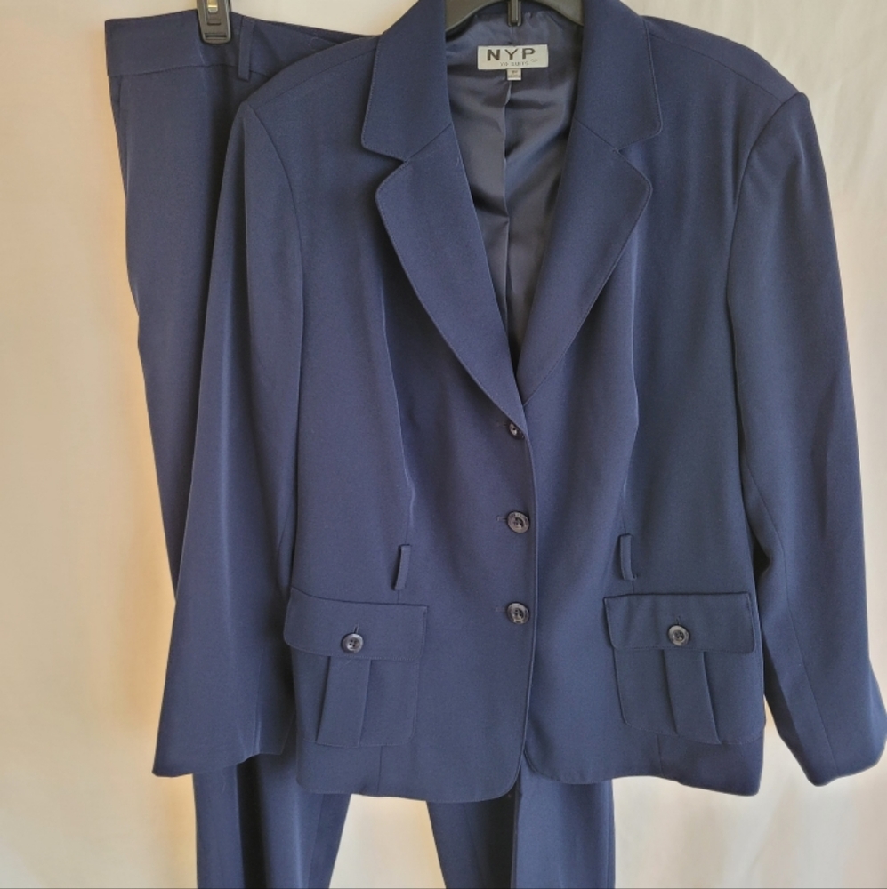 NYP 2 pc Navy pant suit 18W